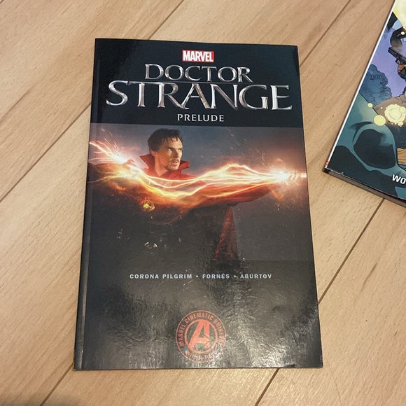 Marvel Book Lot (3) - Picture 2 of 9